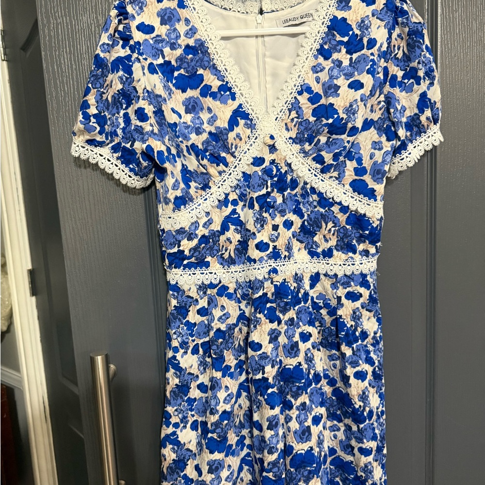Leeaudy Queen Blue and White Floral Romper